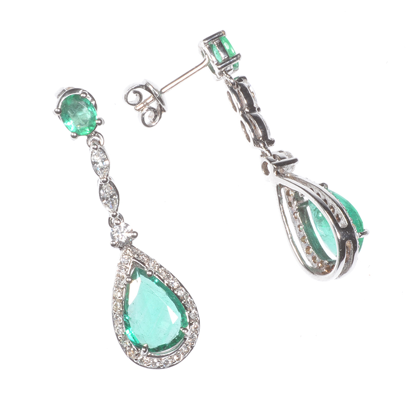 PAIR OF 18 CT WHITE GOLD PEAR SHAPED EMERALD & DIAMOND DROP EARRINGS - Image 2 of 3