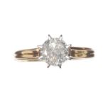 18 CT GOLD DIAMOND SOLITAIRE RING