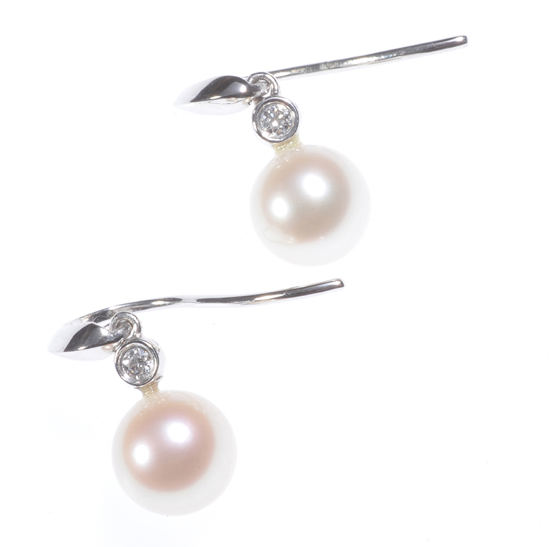 PAIR OF 9 CT WHITE GOLD PEARL & DIAMOND DROP EARRINGS