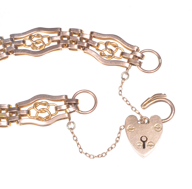 9 CT GOLD GATE BRACELET WITH ENGRAVED HEART PADLOCK SHAPED CATCH - Image 3 of 3