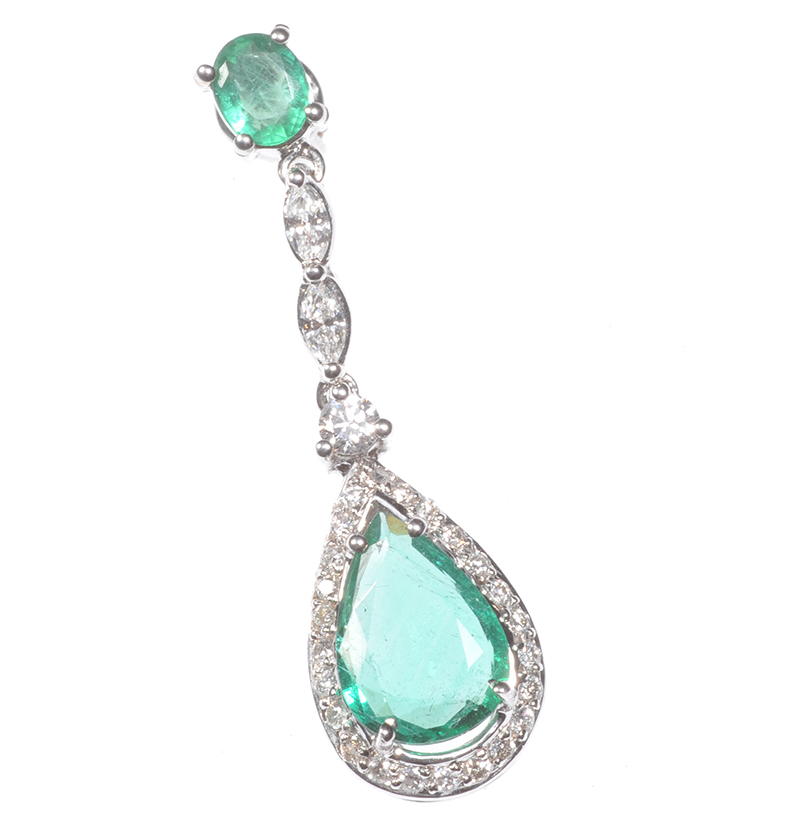 PAIR OF 18 CT WHITE GOLD PEAR SHAPED EMERALD & DIAMOND DROP EARRINGS - Image 3 of 3
