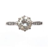 18 CT WHITE GOLD DIAMOND SOLITAIRE RING WITH DIAMOND SHOULDERS