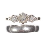 18 CT GOLD THREE STONE DIAMOND RING