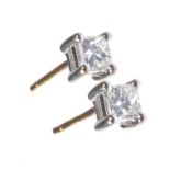 18 CT GOLD DIAMOND SOLITAIRE EARRINGS