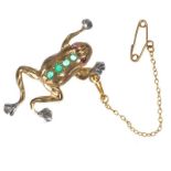 9 CT GOLD EMERALD AND RUBY FROG BROOCH