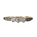 18 CT GOLD AND PLATINUM DIAMOND RING