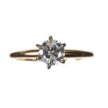 14 CT GOLD DIAMOND SOLITAIRE RING