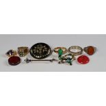 A collection of jewellery to include an enamel lizard brooch, with diamond set eyes,