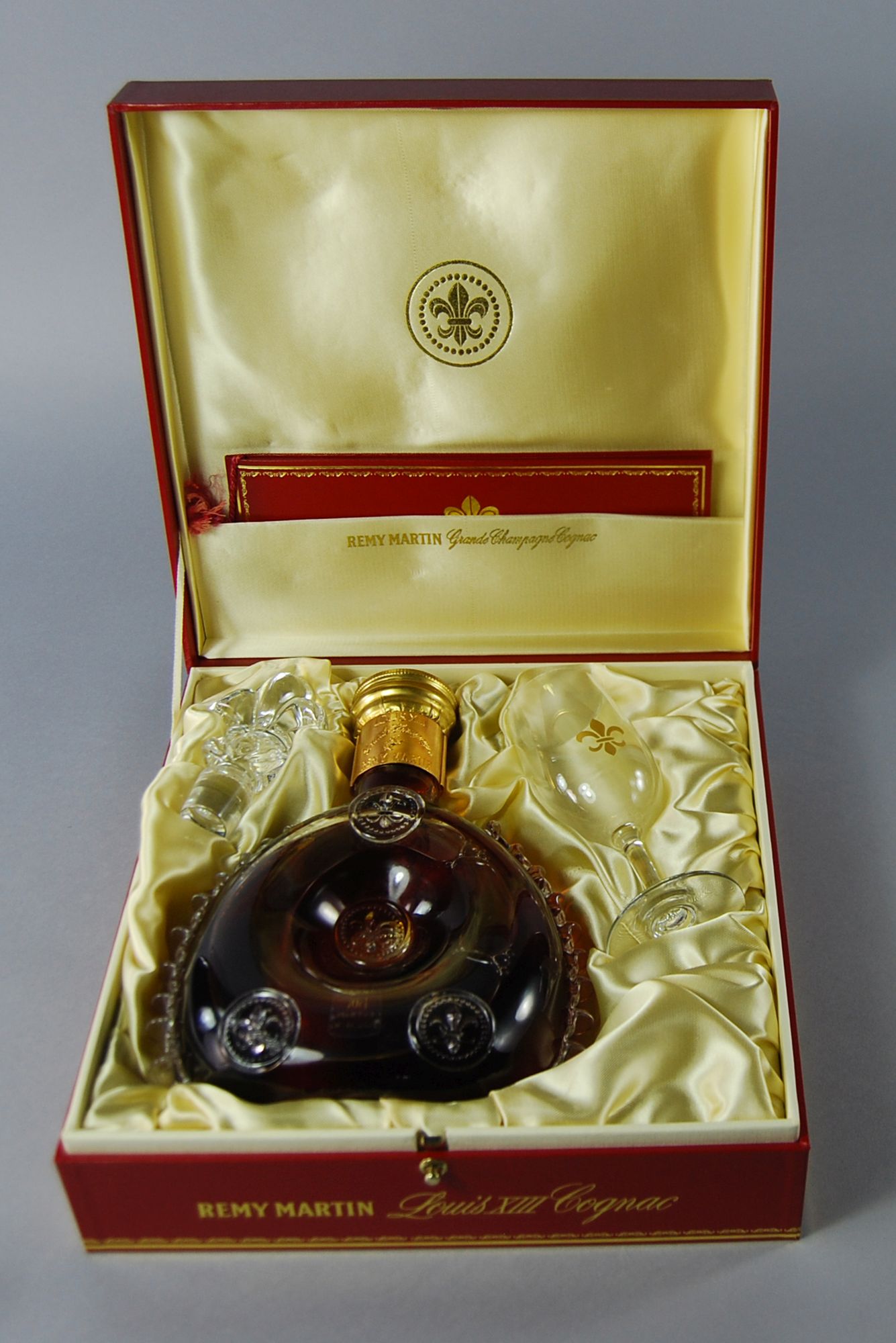 Remy Martin Louis XIII Grande Champagne Cognac, limited edition in Baccarat decanter, carafe no. - Image 2 of 2