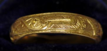 A 16th/17th century Celtic design gold ring, unmarked
In associated fitted case. CONDITION