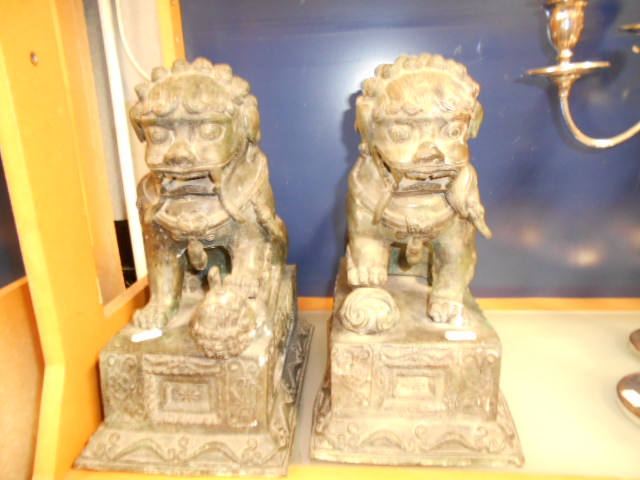 A pair of Thailand cast bronze dog of Fo