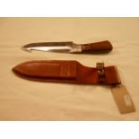 A modern Jack Pike hunting knife complet