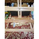 An as new Winsor & Newton table top artist's easel,