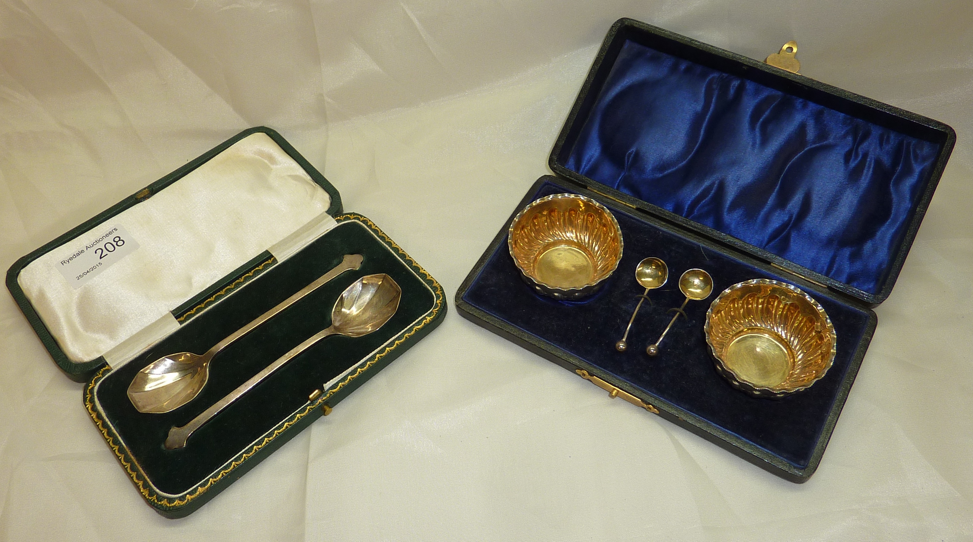 Cased pair of Sheffield 1925 silver hallmarked spoons and cased set of Birmingham 1899 silver