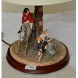 Border Fine Arts table lamp of a hunting group