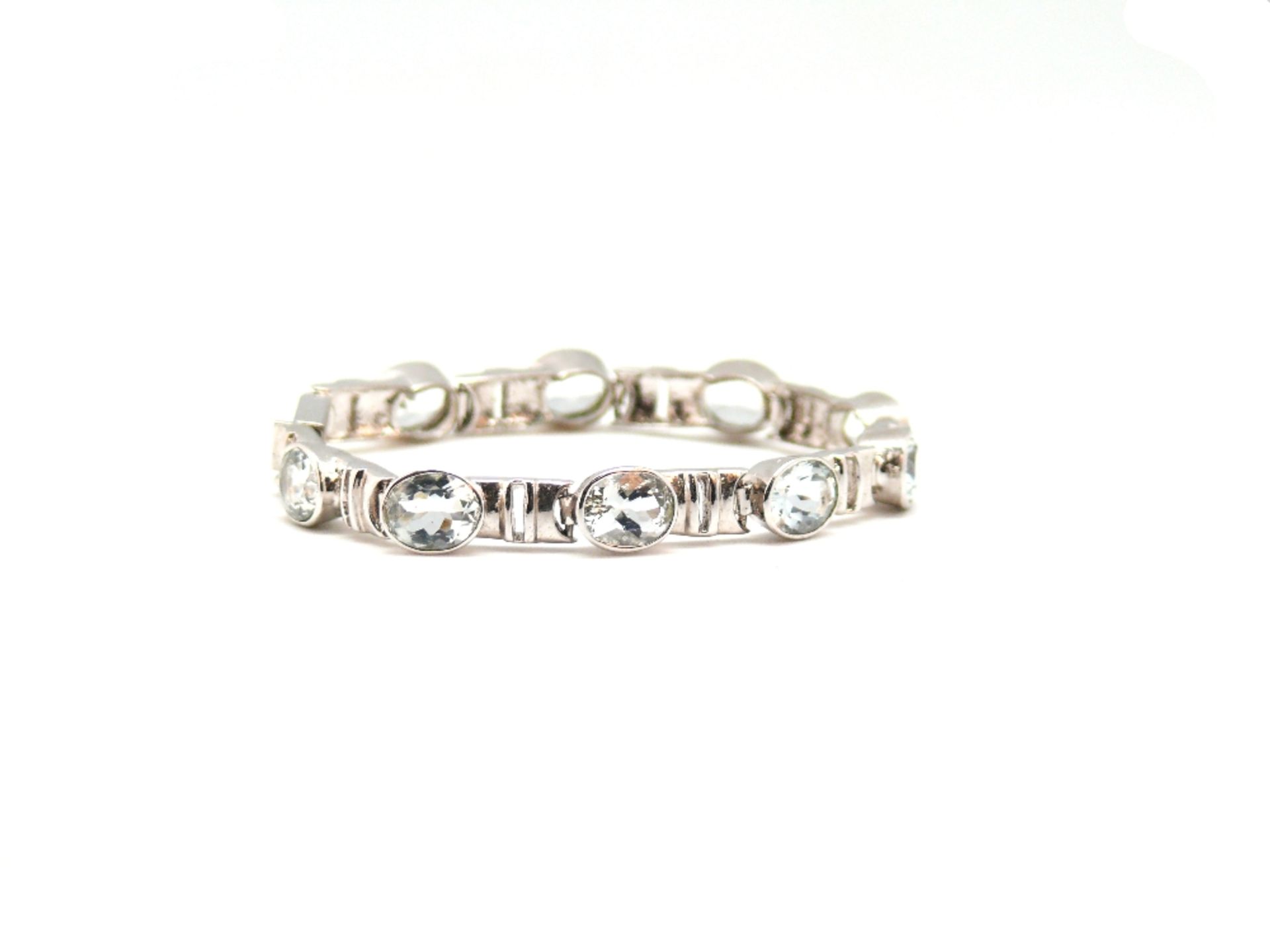 BRACELET Montura en plata rodiada con nueve aguamarinas, 20,7 gr. Starting Price: €200