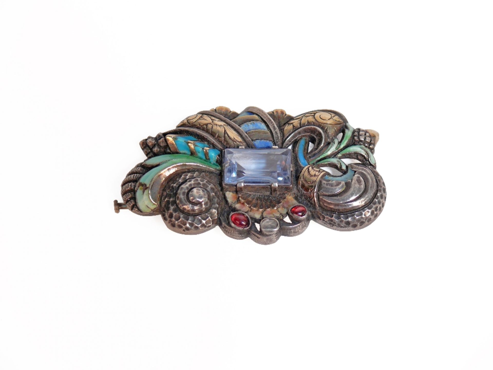 CATALAN BROOCH, CIRCA 1930 Montura en plata, un diamante talla rosa, piedras y esmaltes