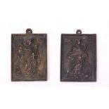 SPANISH SCHOOL, 17TH CENTURY "Padres de la Iglesia", dos relieves en bronce, 12x8 cm. Starting