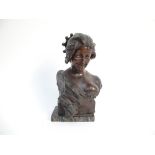 GABRIELE PARENTE (Italia, ss. XIX-XX). "Busto femenino", en bronce sobre base de mármol, 34 cm. alt.