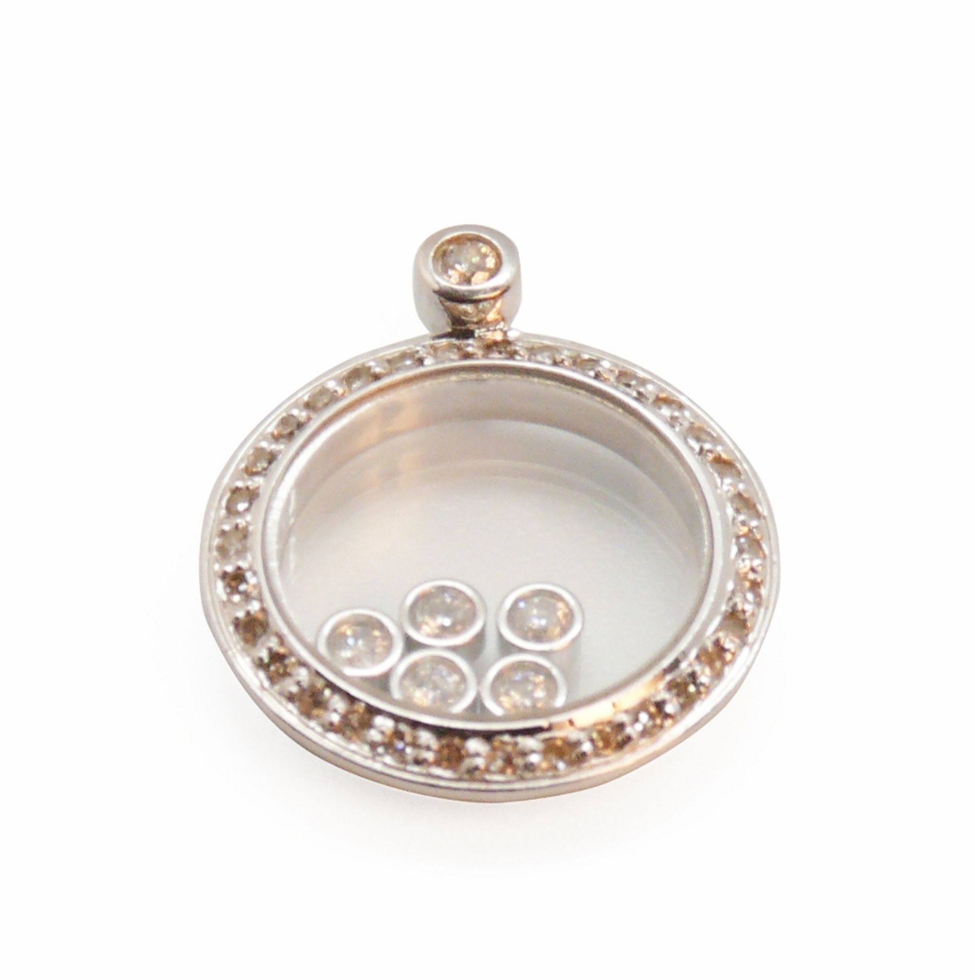 PENDANT Montura en oro blanco de 18 kl. con diamantes talla brillante y 8/8 (0,25 ct. total aprox.),