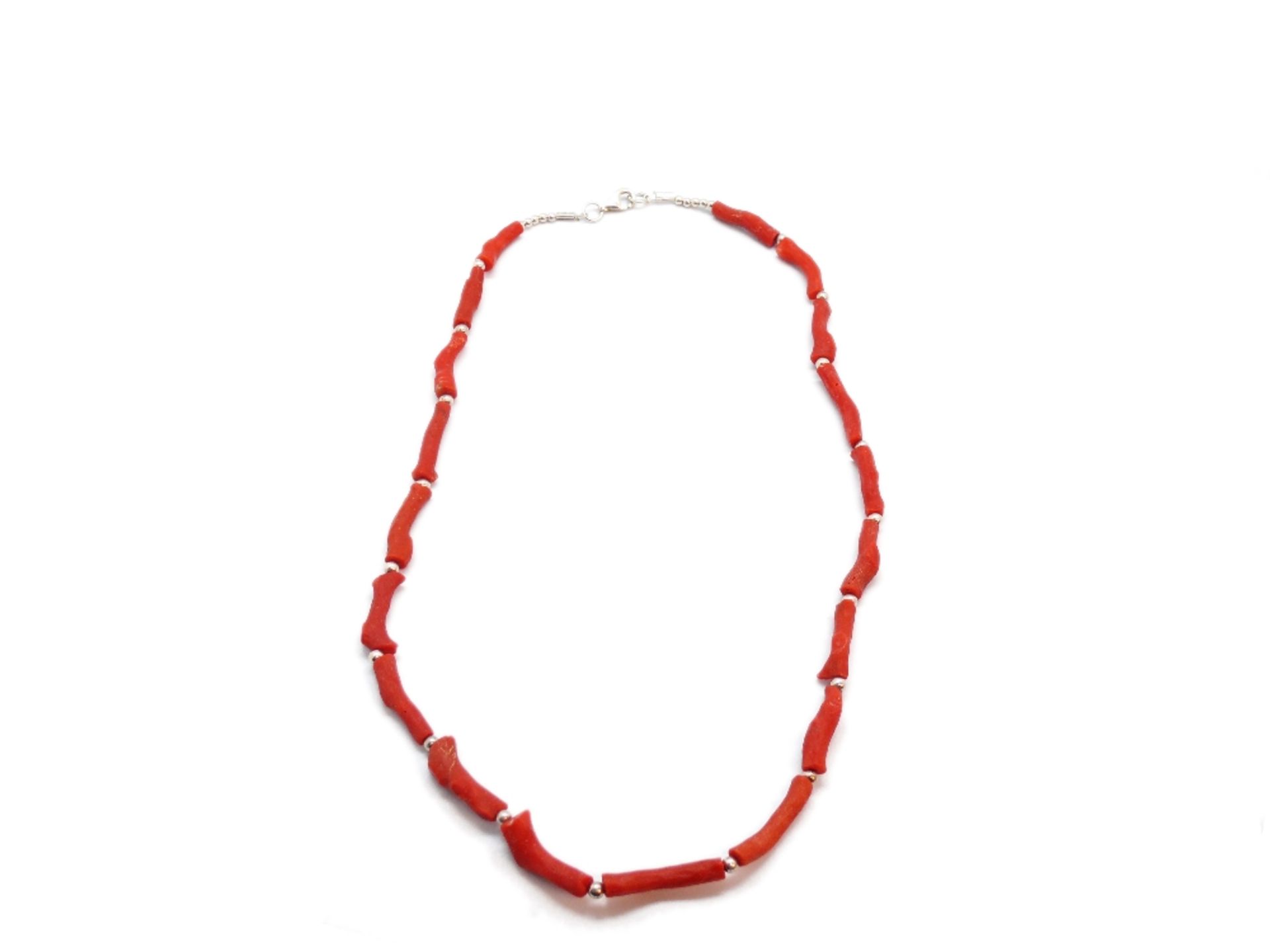 NECKLACE De cuentas de coral rojo y plata, 25 gr. Starting Price: €115