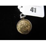 Elizabeth II Sovereign, 1974, loose set within 9ct gold pendant mount.