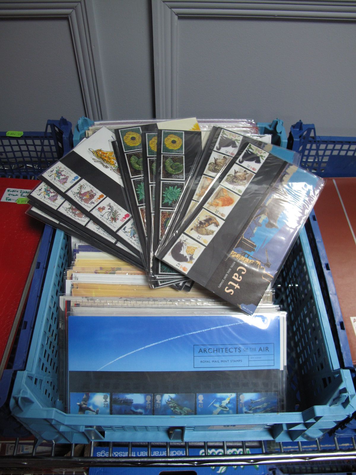 Approximately 160 GB Royal Mail Presentation Packs, 1980's-1990's, with much duplication.