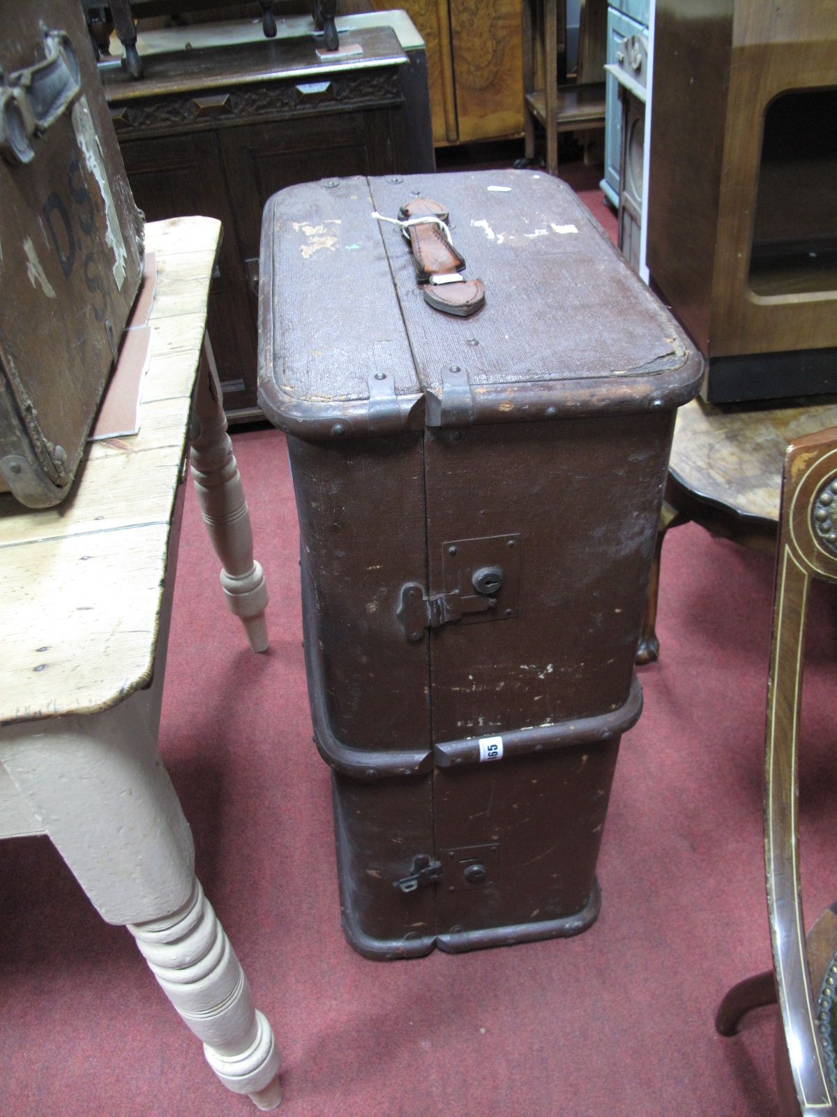 A Circa 1930's Ribbed Travel Case, with twin carrying handles.