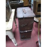 A Circa 1930's Ribbed Travel Case, with twin carrying handles.