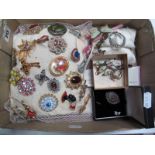 Assorted Costume Brooches, including Kenart enamel stickpin, necklace etc.