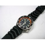 Seiko; A Gent's Automatic 7002 Divers Wristwatch, the signed black dialwith once luminous markers