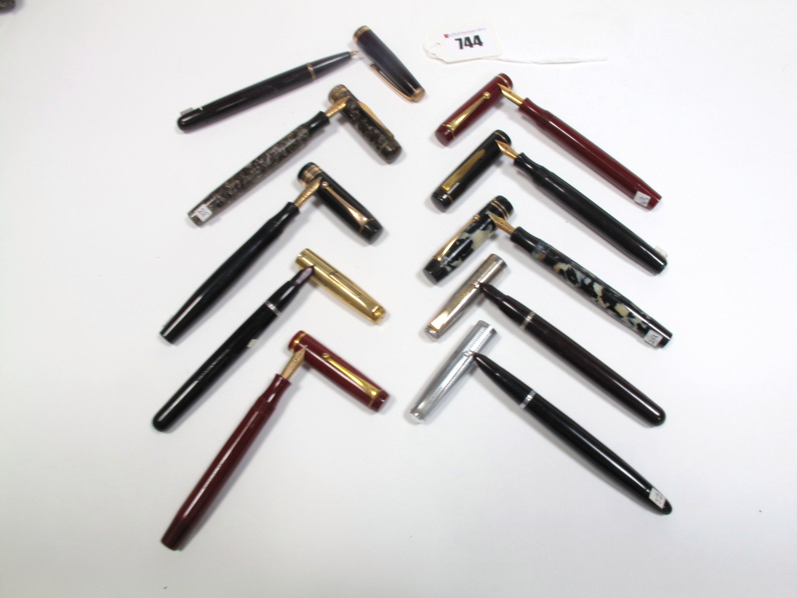 Mentmore Fountain Pens: "Diploma" (3), "Major", "46" (2), "69", "Supreme", "Auto-Flow" (2), gold