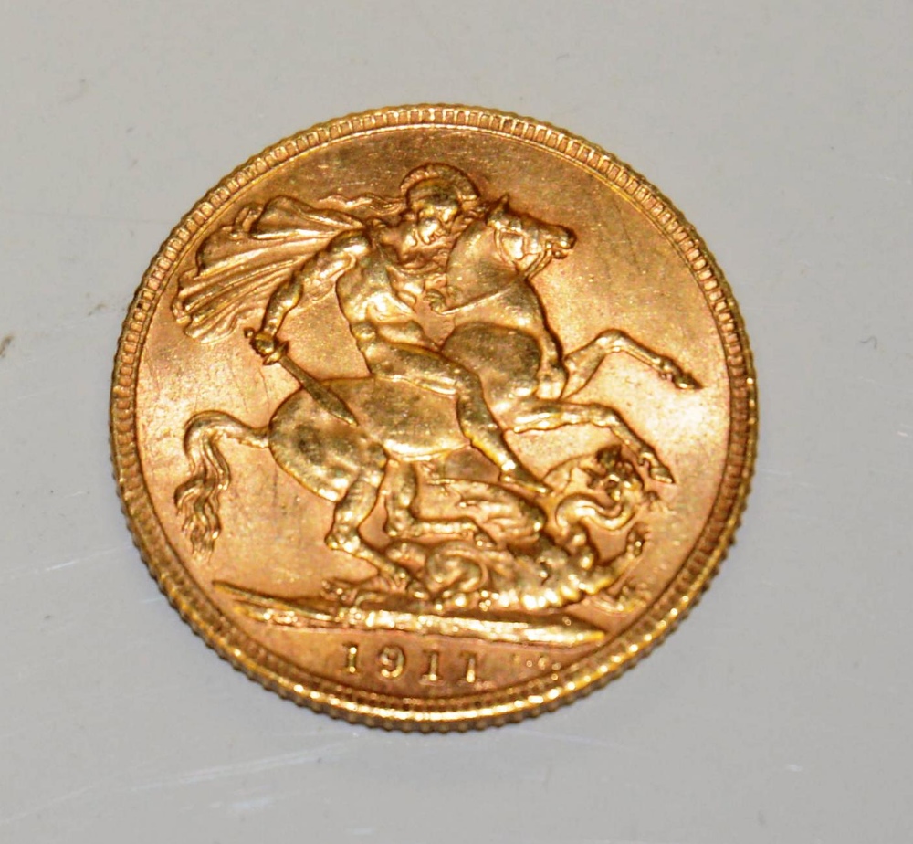A 1911 gold sovereign, 7.9g