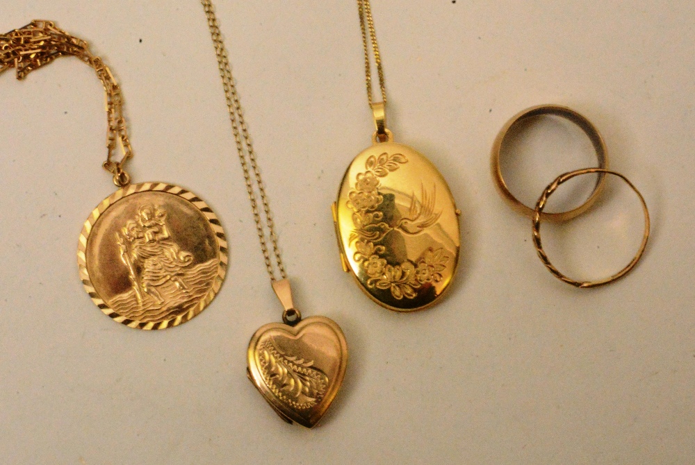 A 9ct gold locket, with a birds and foliage etched to front, 4g, together with a 9ct gold coin