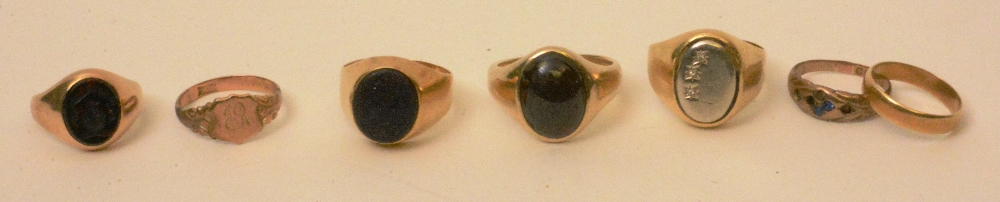 A collection of five 9ct gold and yellow