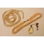 A freshwater pearl necklace, together wi
