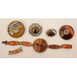 A collection of agate brooches, together with an agate bracelet (6) CONDITION REPORT: Lot 32 -