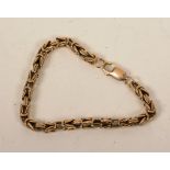 A 9ct gold twist link bracelet, 19.5cm long, 20.