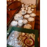 An Alfred Meakin Glo-White part pottery dinner set (33),