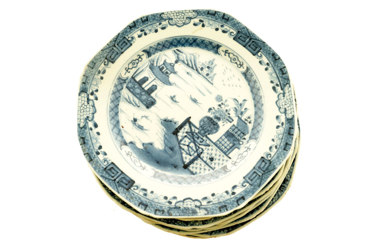 Set of twelve eighteenth-century Chinese Nankin blue and white plates Provenance: The Chatterton