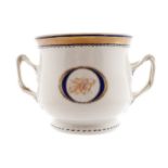 Eighteenth-century Chinese export two handled loving cup  9.5 cm high