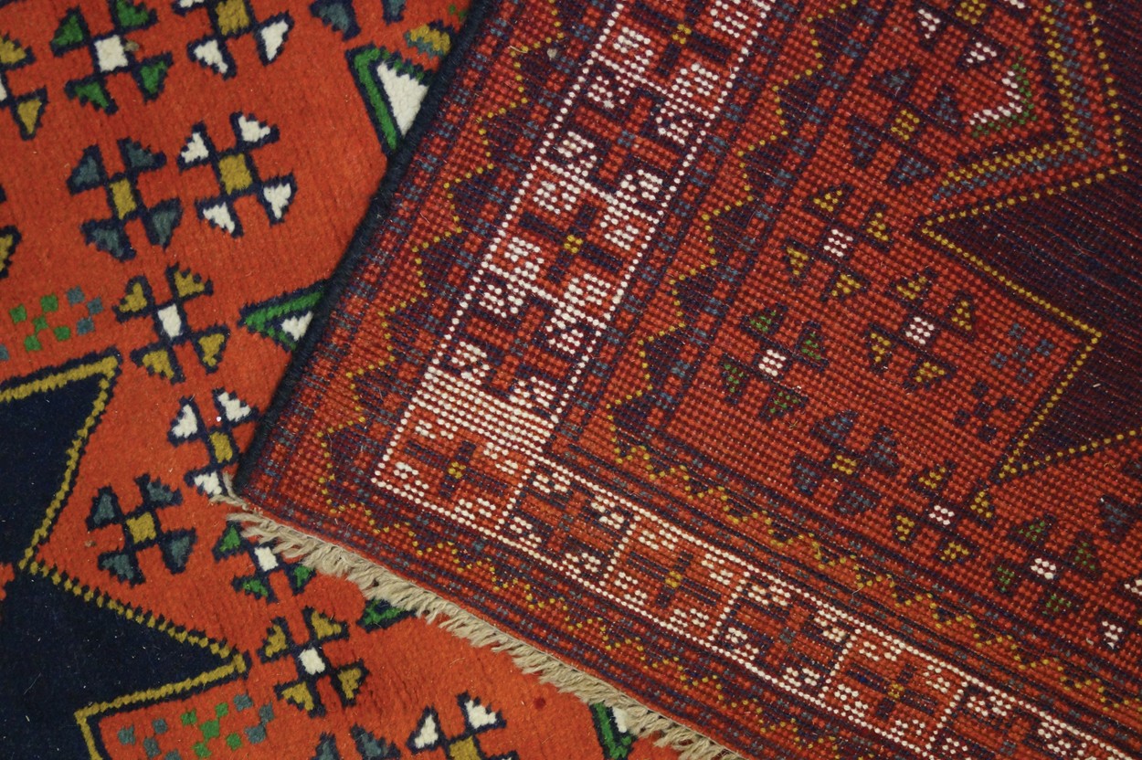 Persian carpet Worldwide shipping available: shipping@sheppards.ie 194 x 110 cm. - Image 5 of 5