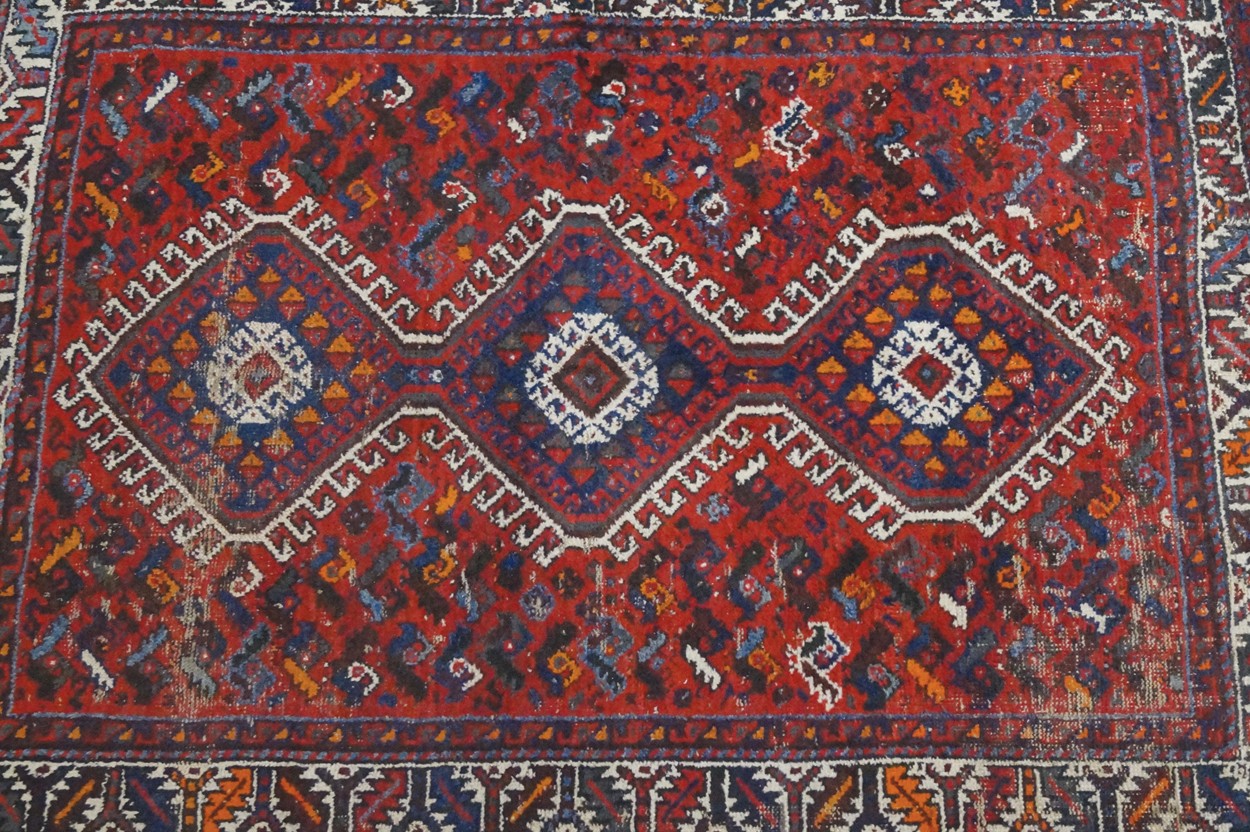 Persian carpet Worldwide shipping available: shipping@sheppards.ie 162 x 120 cm.