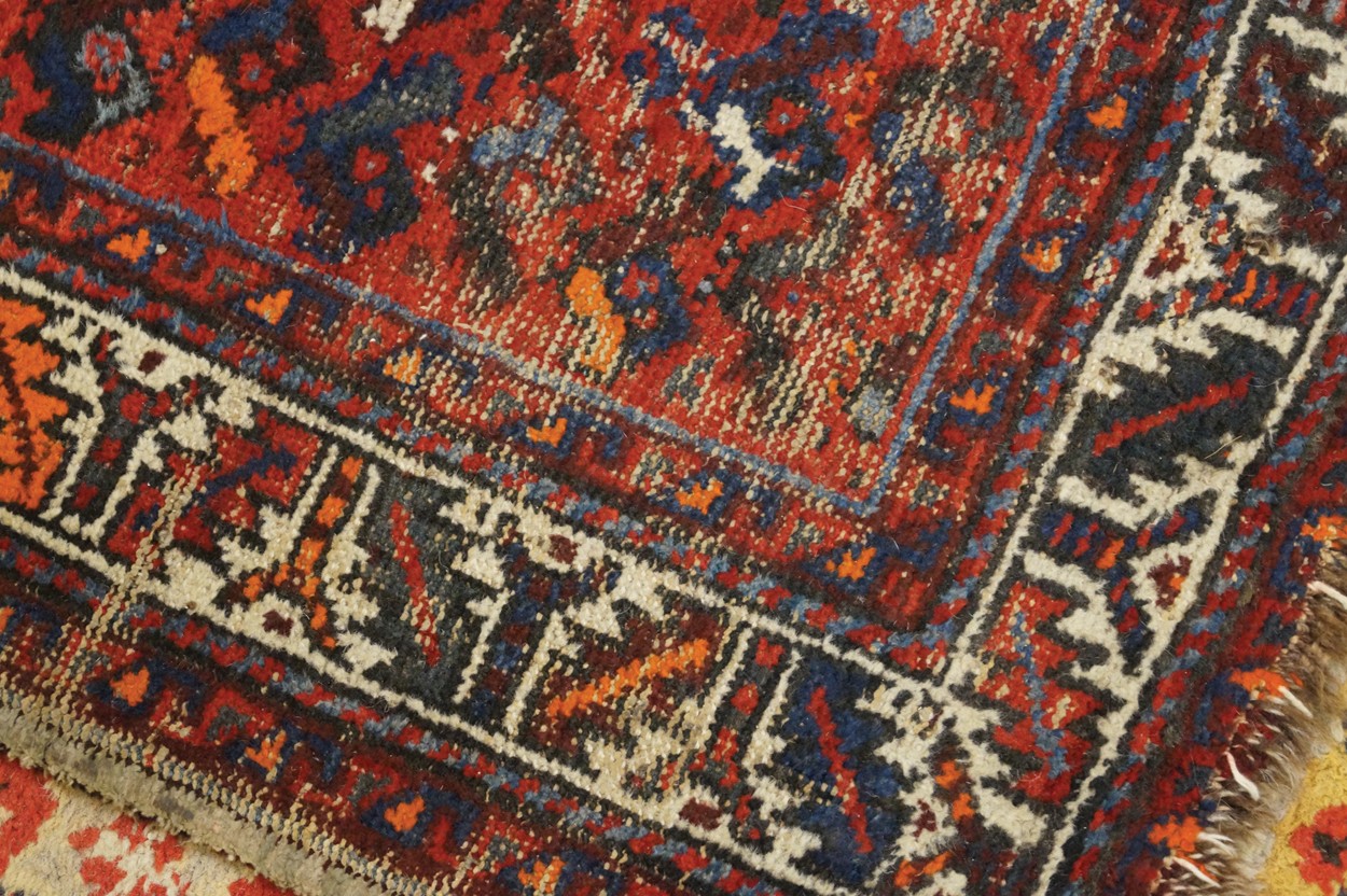 Persian carpet Worldwide shipping available: shipping@sheppards.ie 162 x 120 cm. - Image 3 of 6