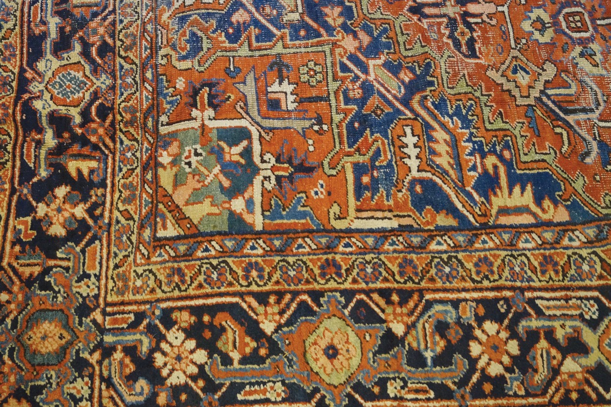 Persian carpet Worldwide shipping available: shipping@sheppards.ie 376 x 282 cm. - Image 3 of 7