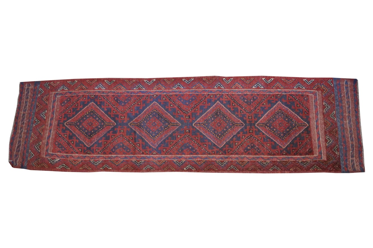 Persian runner Worldwide shipping available: shipping@sheppards.ie 226 x 64 cm.