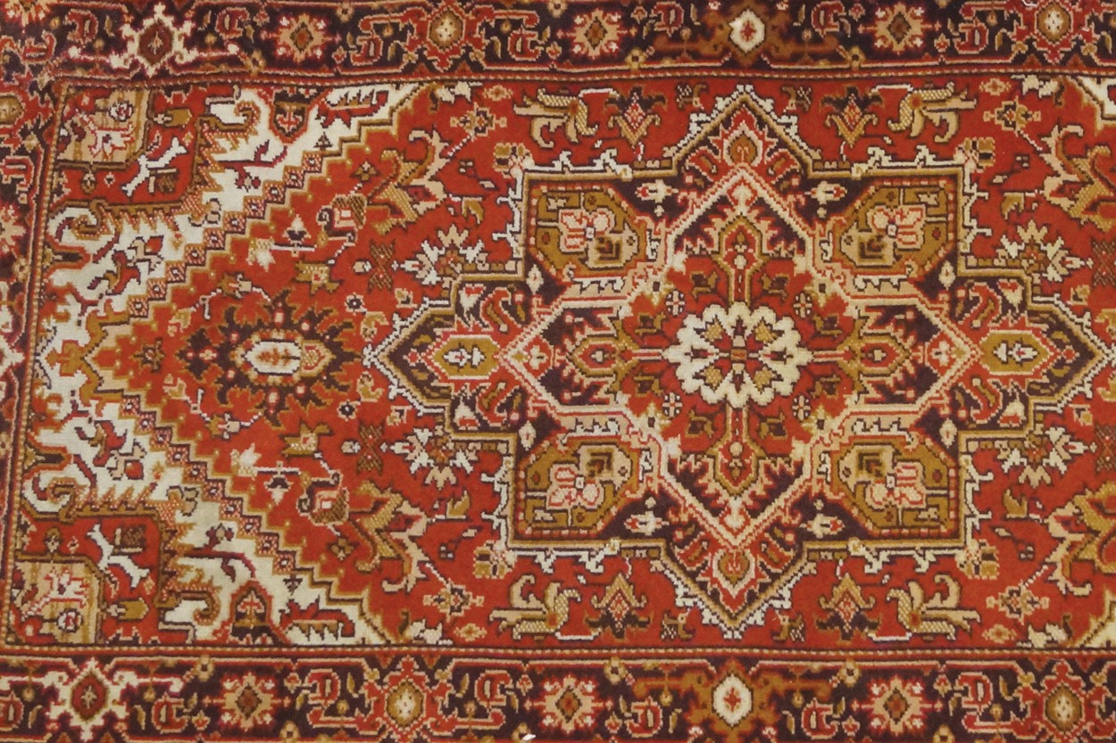 Persian runner Worldwide shipping available: shipping@sheppards.ie 145 x 69 cm.