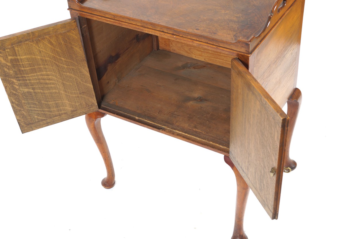 Edwardian period George III style mahogany and cross banded tray top cabinet raised on cabriole legs - Image 5 of 7