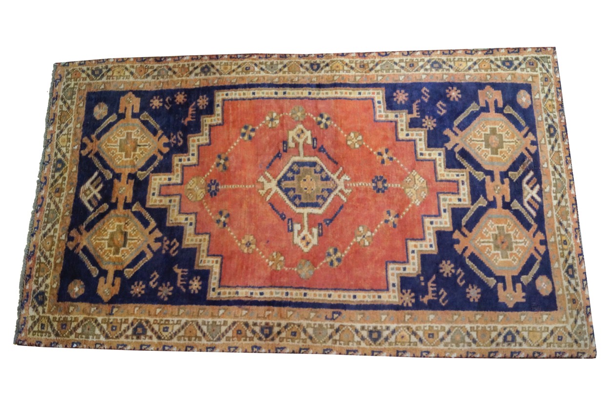 Persian carpet Worldwide shipping available: shipping@sheppards.ie 250 x 144 cm.