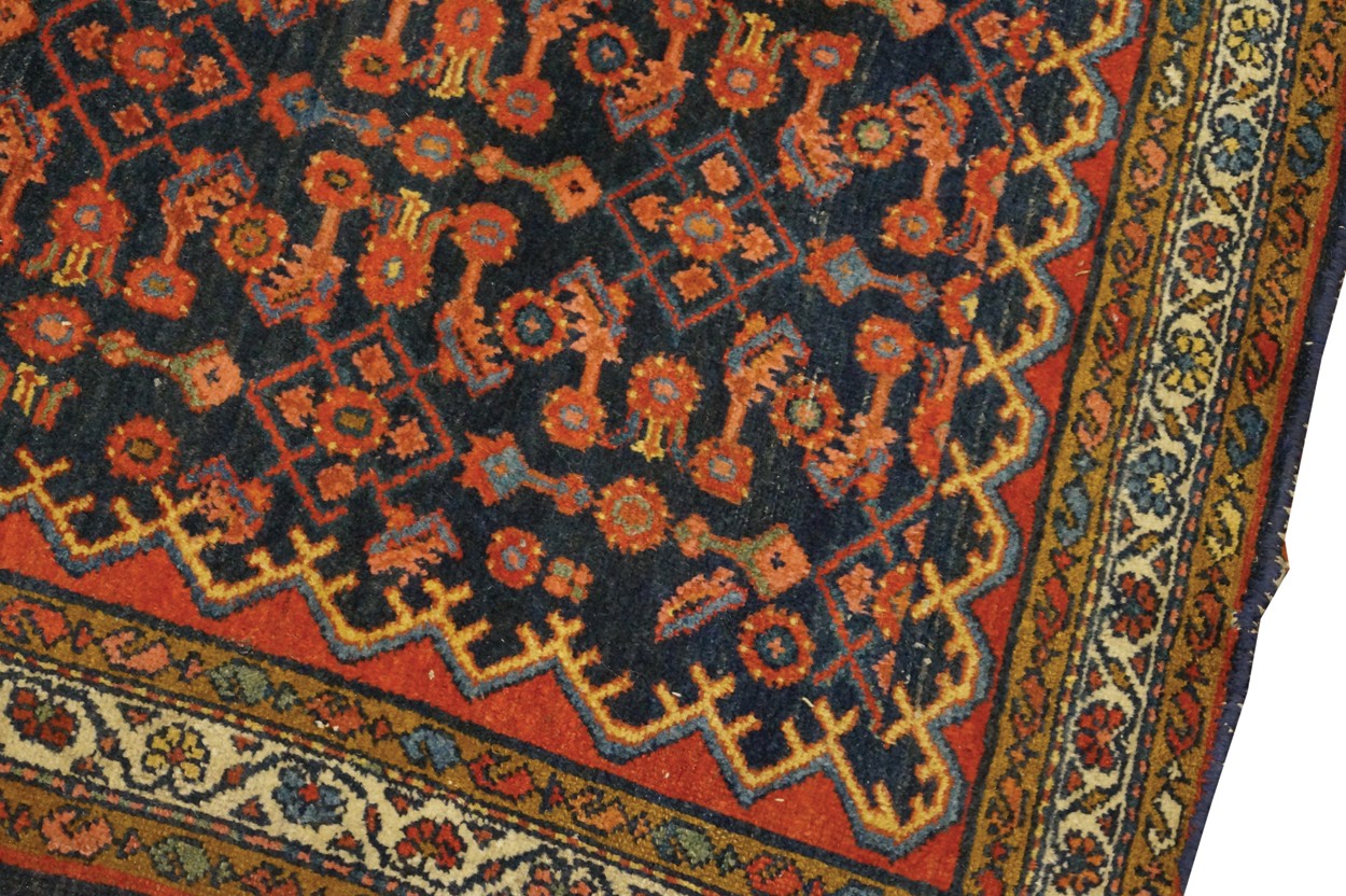 Persian runner Worldwide shipping available: shipping@sheppards.ie 186 x 122 cm. - Image 3 of 5